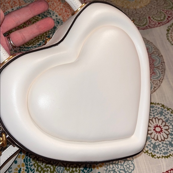 kate spade Pitter Patter 3d Heart White Puffy Leather Crossbody Bag - Picture 4 of 17